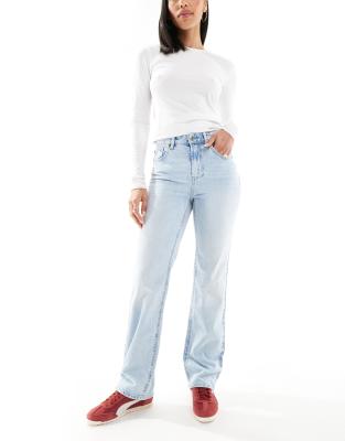 Vero Moda - Tessa - Straight Jeans in Hellblau mit hohem Bund