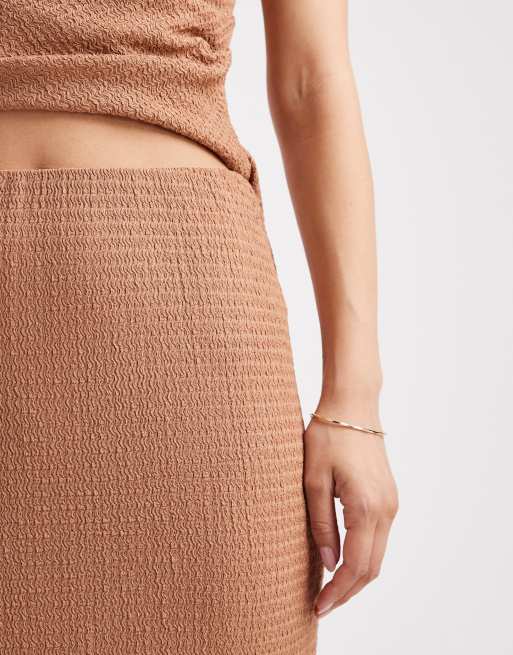 Vero Moda textured jersey maxi skirt co-ord in mocha, 4 of 5