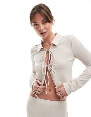 Vero Moda Textured Jersey Tie Front Long Sleeve Top In Neutral