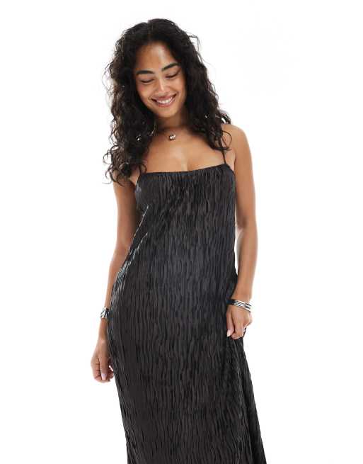 Vero Moda textured plisse cami maxi dress in chocolate, 4 of 4