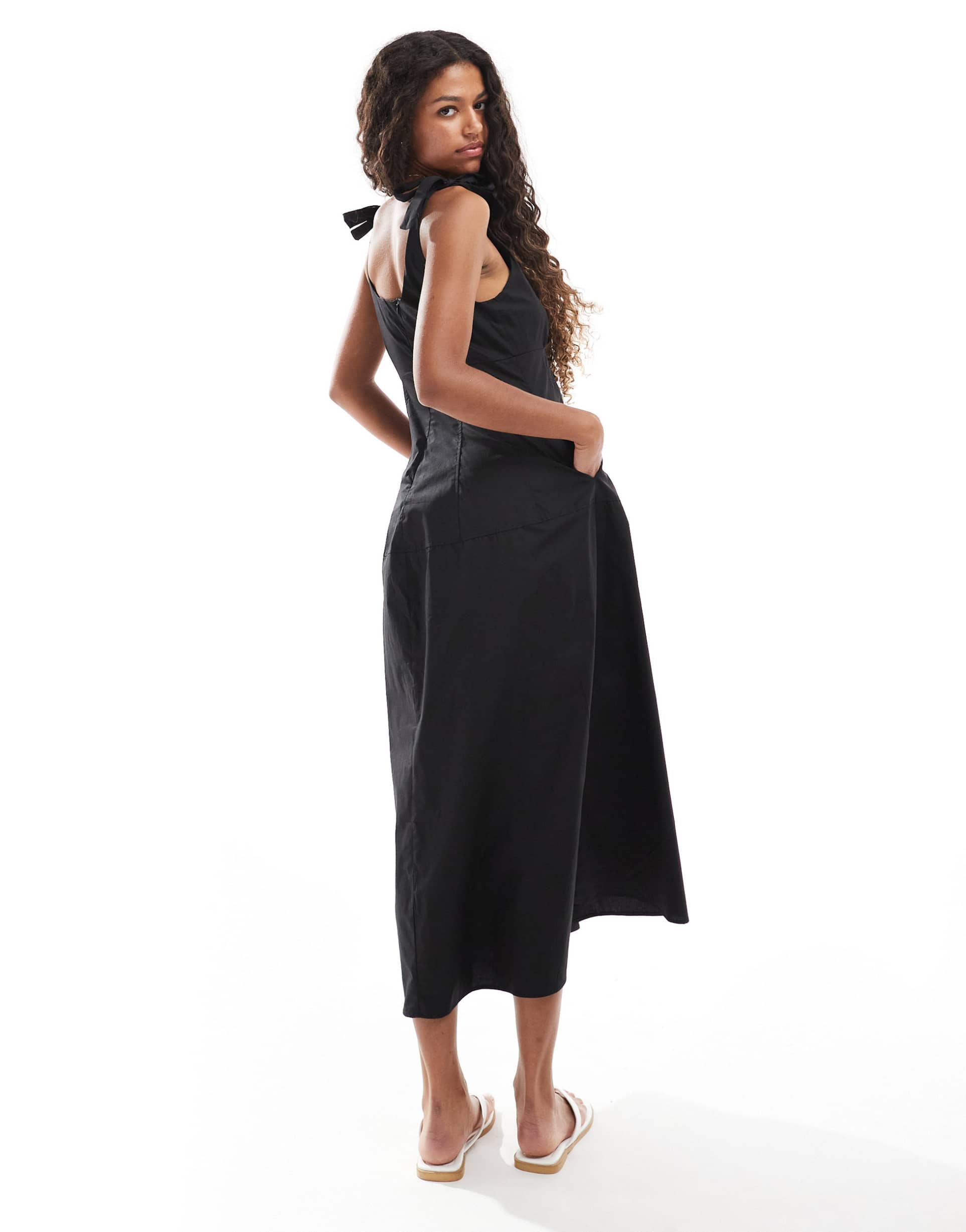 vero moda tie shoulder structured poplin maxi dress in black
