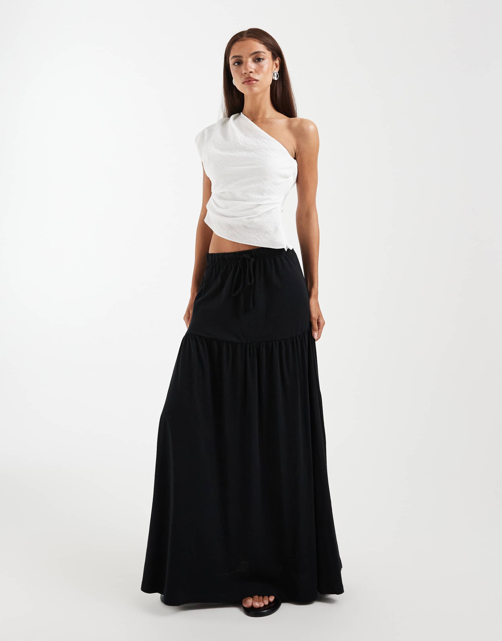 vero moda tie waist jersey tiered boho maxi skirt in black