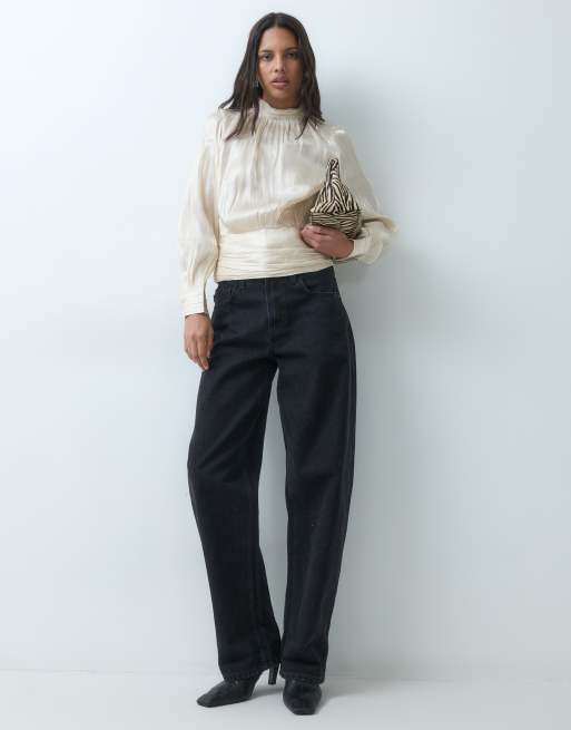 Vero Moda top à col montant, manches longues et volants couleur champagne, 2 de 5