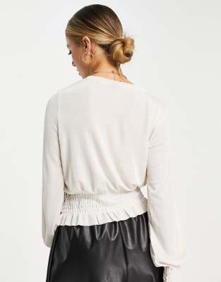 Top a maniche lunghe con vita e polsini arricciati color pietra-Neutro - Vero Moda Camicia donna  - immagine3