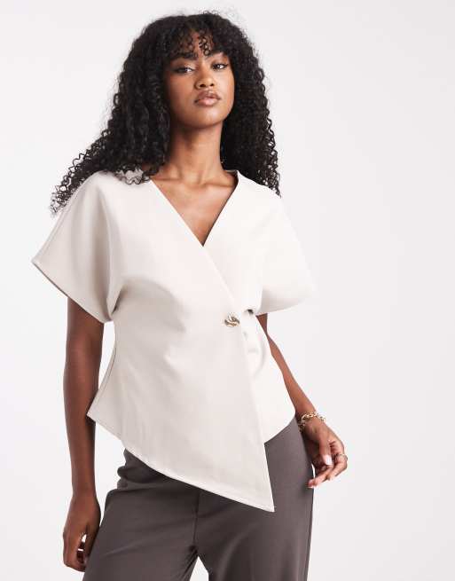 Vero Moda - Top a portafoglio color panna con bottoni in metallo martellato