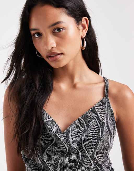Vero Moda top con spalline e dettaglio waterfall glitter nero, 3 di 4