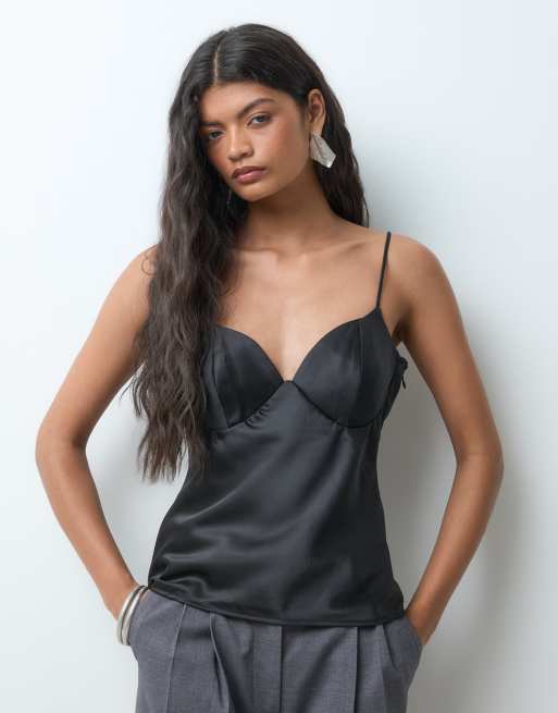 Vero Moda top lencero estructurado de satén en negro, 3 de 5