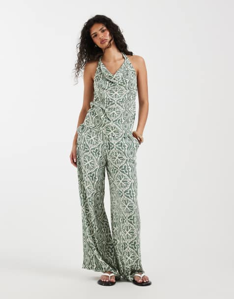 Vero Moda - Top met gedrapeerde halslijn en halternek in groene tegelprint, deel van co-ord set - view 1