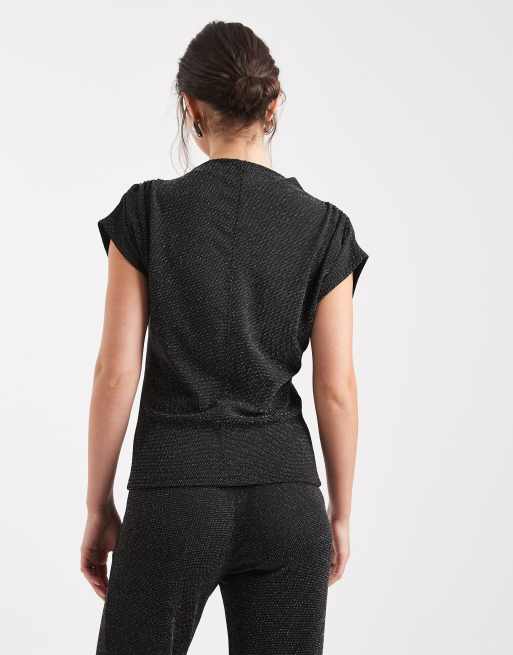Vero Moda - Top sans manches à paillettes avec encolure bateau - Noir et argenté, 2 de 4