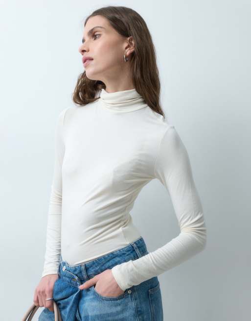 Vero Moda top z odwijanym golfem i długim rękawem w kolorze kremowym, 5 z 5