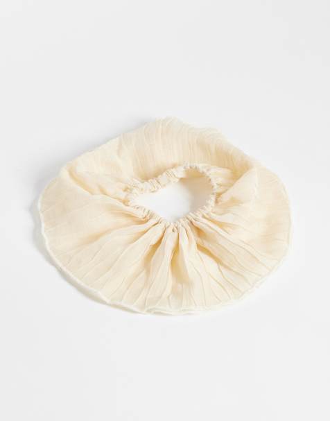 Vero Moda – Transparenter, strukturierter Scrunchie-Haargummi in Cremeweiß - view 1