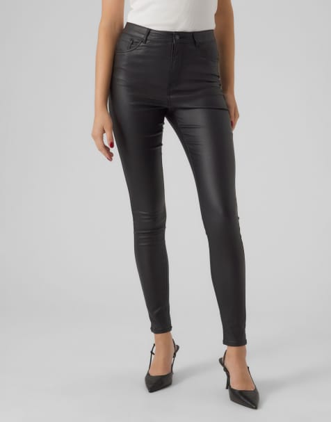 Vero Moda Trousers in black - view 1
