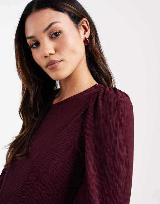 Vero Moda – Umstandsmode – Plissiertes, langärmliges Minikleid in Burgunderrot mit Blousonärmeln, 3 von 4