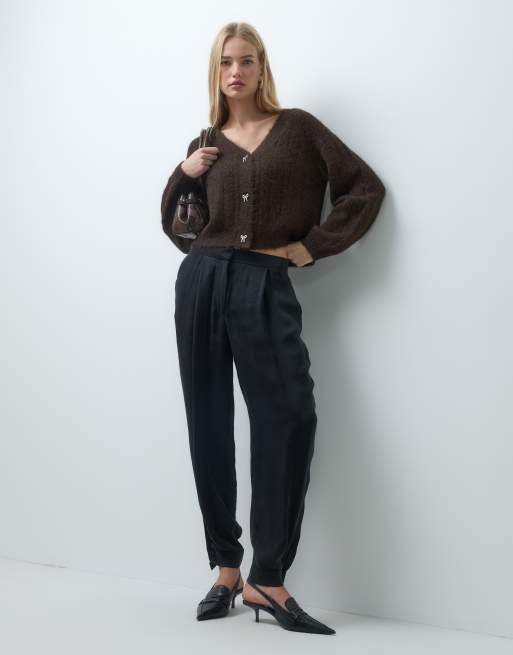 Vero Moda v-neck cardigan with bow detail buttons in chocolate brown, 4 of 4