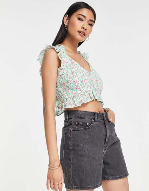 Vero Moda v neck cropped top with frill detail in print | ASOS