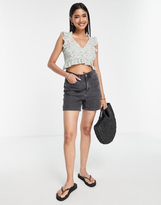 Vero Moda v neck cropped top with frill detail in floral print