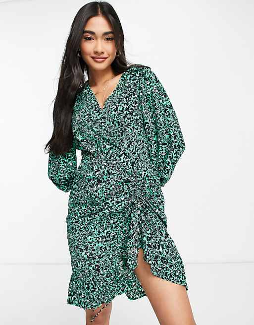 Puffed Sleeves Ruched Floral V-Neck Mini Dress Puffed Sleeves Ruched Floral V-Neck Mini Dress
