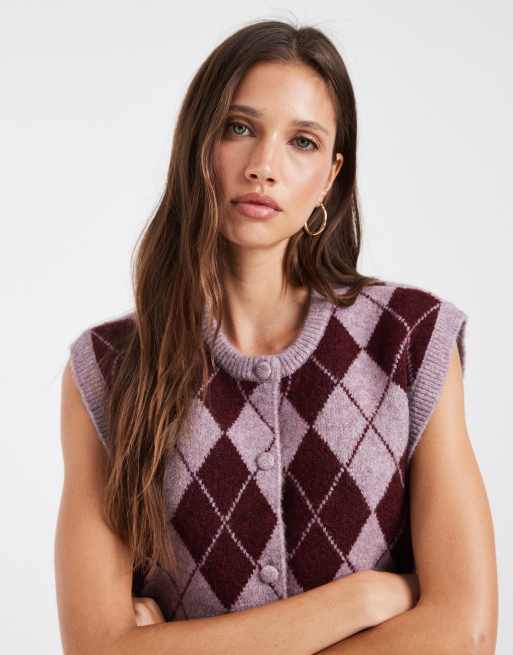 Vero Moda verkürzte Strickweste mit rosa und burgunderrotem Argyle-Karomuster, 3 von 4