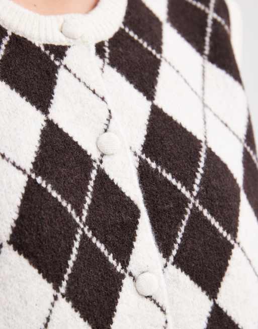 Vero Moda verkürzte Strickweste mit Schokoladenbraun-Argyle-Karomuster, 3 von 4