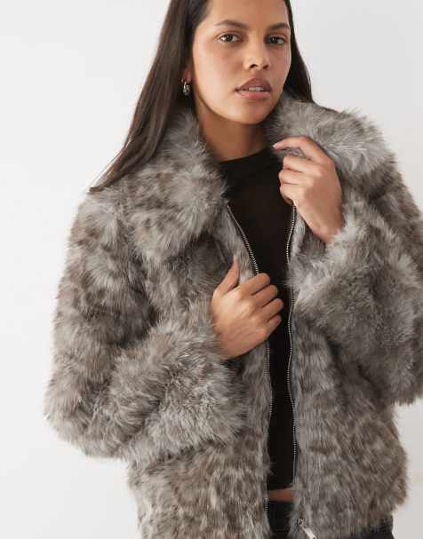 Vero Moda veste courte en faux-fur à imprimé léopard gris moyen - view 1