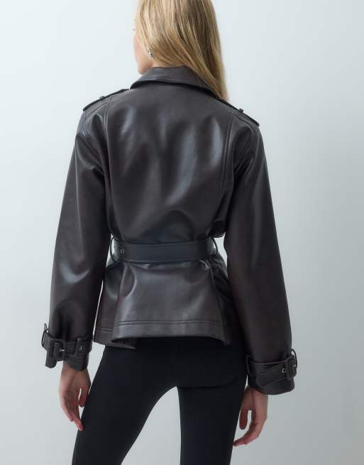 Vero Moda veste effet cuir avec ceinture à la taille en marron chocolat, 3 de 4