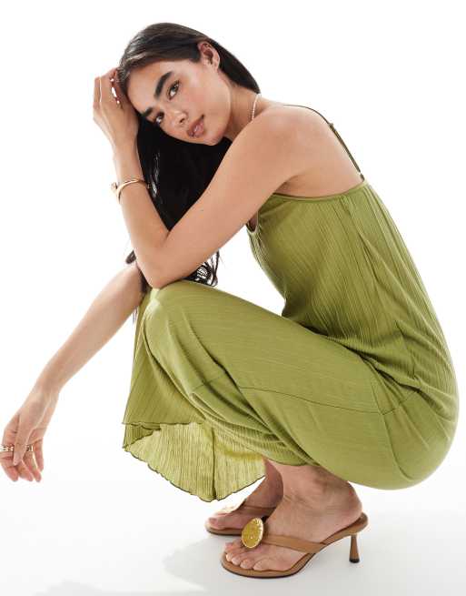 Vero Moda - Vestito lungo in jersey plissé verde oliva con fondo asimmetrico, 4 di 4