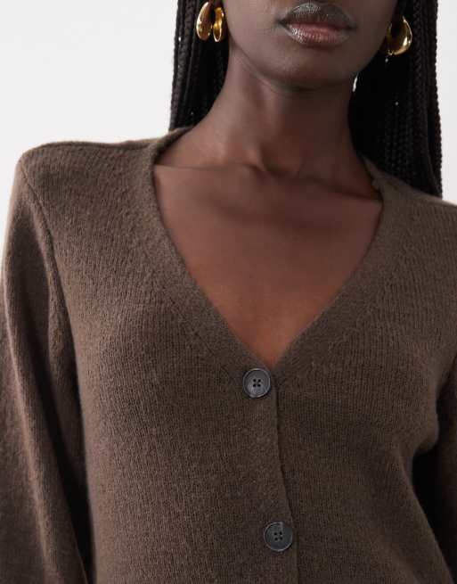Vero Moda vestito lungo in maglia con scollo a V e bottoni marrone scuro, 3 di 4