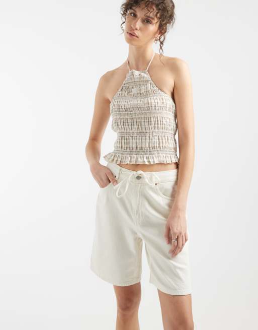 Vero Moda Villa mid-rise tie waist denim bermuda shorts in ecru wash, 2 of 5