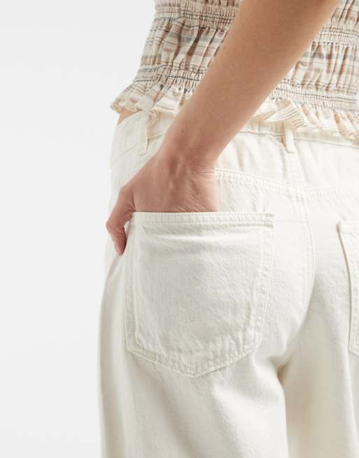 Vero Moda Villa mid-rise tie waist denim bermuda shorts in ecru wash, 4 of 5
