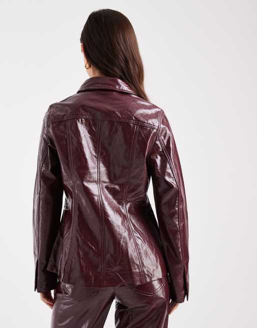 Vero Moda – Vinröd jacka i vinyl med indragen midja, del av set, 4 av 4