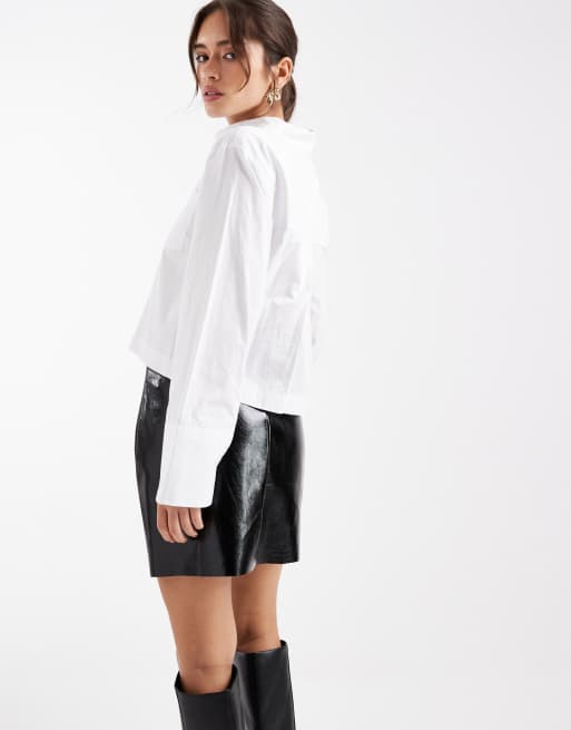 Vero Moda vinyl PU mini skirt with notch detail in black, 2 of 5