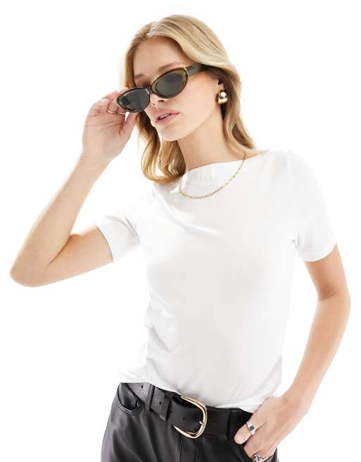 Vero Moda – Vit figursydd t-shirt med båtringning