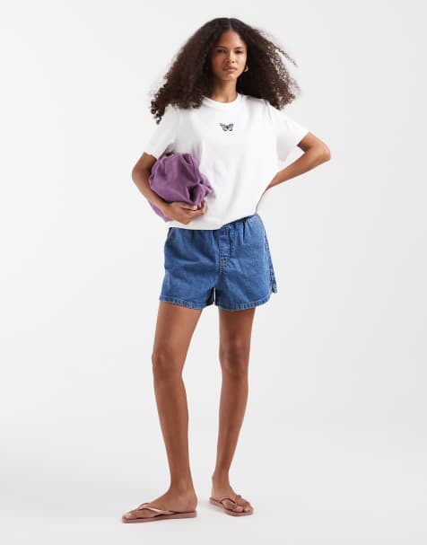 Vero Moda – Vit t-shirt med boxig passform och broderat tryck - view 1