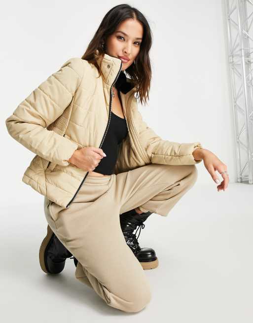 Vero Moda – Wattierter Kurzmantel in Hellbraun