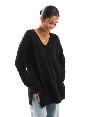 Vero Moda - Weicher Longline-Pullover in Schwarz