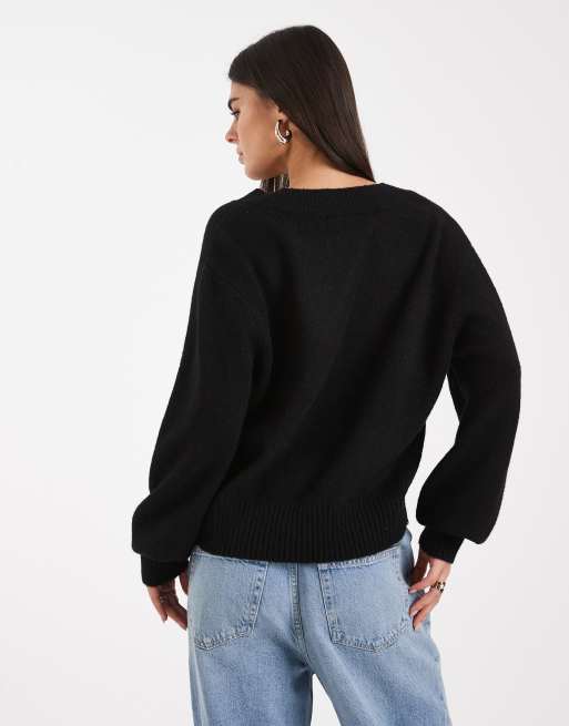 Vero Moda – Weicher Oversize-Pullover in Schwarz mit V-Ausschnitt, 3 von 4