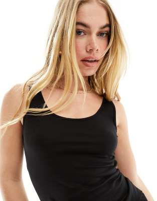 Vero Moda - Weiches Longline-Tanktop in Schwarz