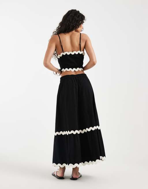 Vero Moda – Weiter, gestufter Maxirock in Schwarz mit kontrastierendem Muschelsaum, Kombiteil, 5 von 5
