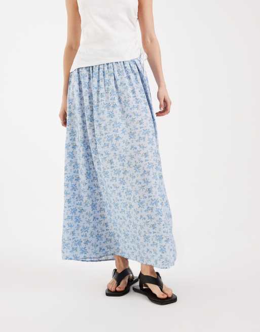 Vero Moda – Weiter Midirock aus Webstoff in Blau mit Blümchenmuster, 3 von 5