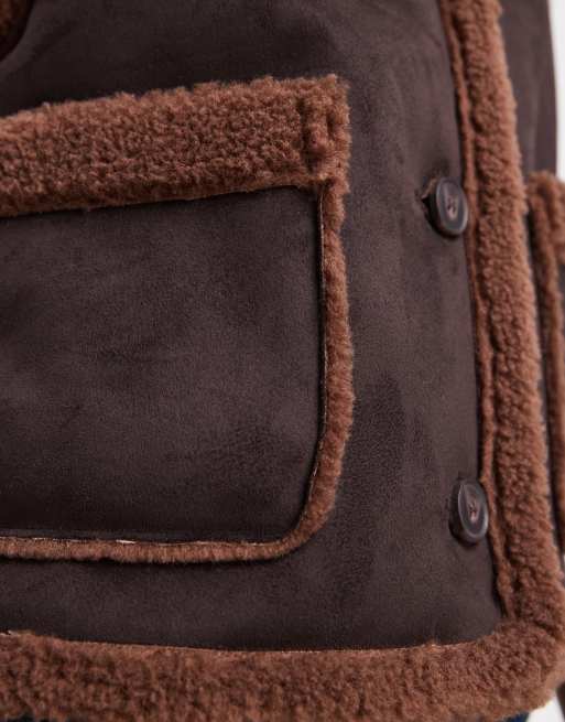 Vero Moda Weste in Wildlederoptik mit Teddyfutter in Schokobraun, 3 von 4