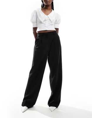 Vero Moda Tailored Stand Alone Dad Pants With Pleat Front In Black