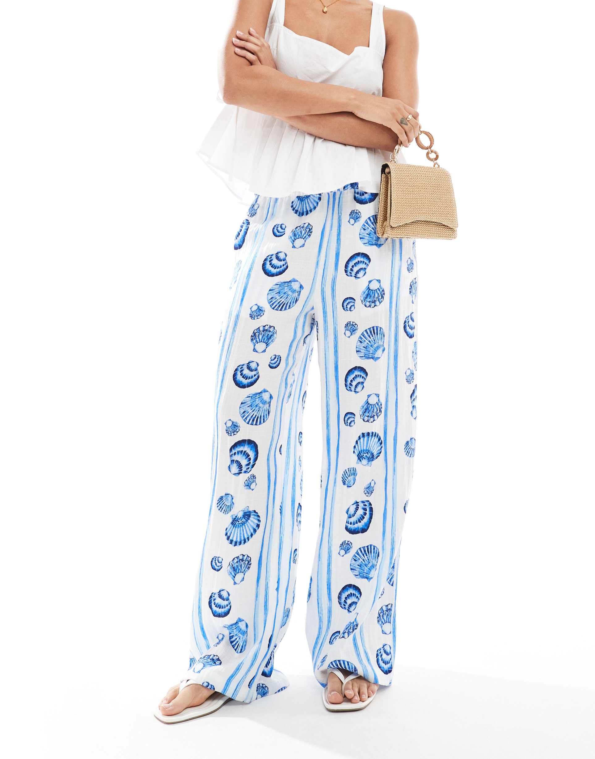 vero moda wide leg pants in blue seashell print