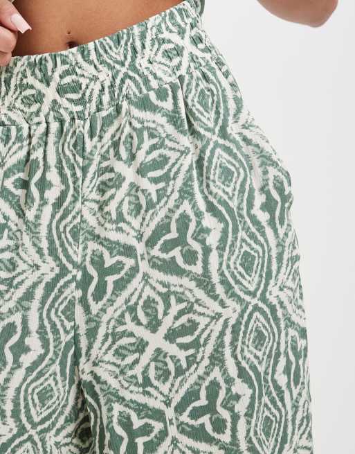 Vero Moda wide leg trouser co-ord in green tile print, 3 of 5