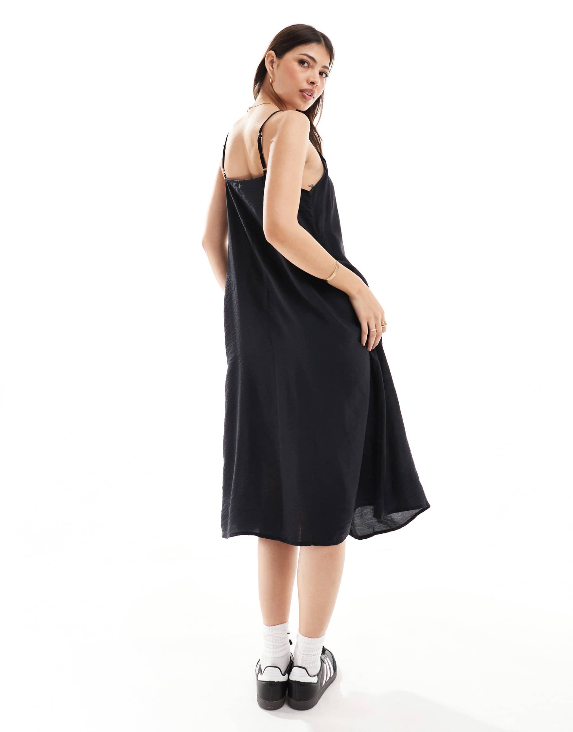 vero moda woven cami midi dress with v front in black