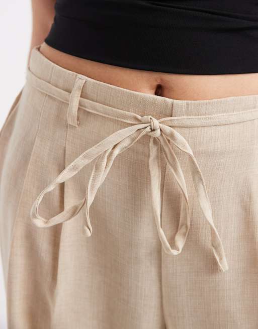 Vero Moda woven pleat front tailored trouser with tie waist in stone, 4 of 5