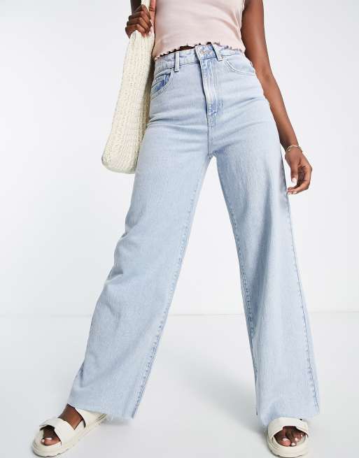 Vero Moda – Wybielone jeansy o prostych szerokich nogawkach