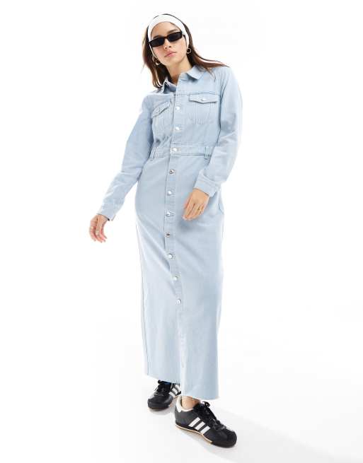 Vero Moda – Zapinana na guziki niebieska jeansowa sukienka maxi z długim rękawem