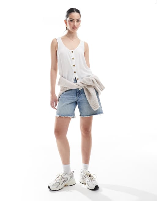 Vero Moda – Zapinany na guziki biały top bez rękawów, 2 z 4
