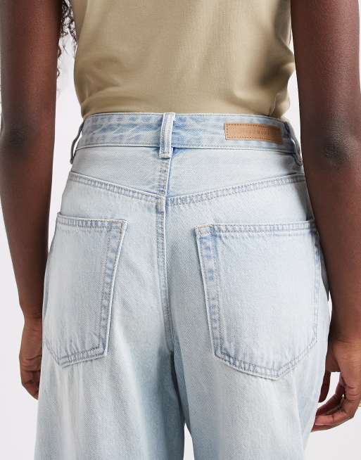Vero Moda Zelda high rise barrel leg jeans with seam detail in light blue denim, 4 of 5