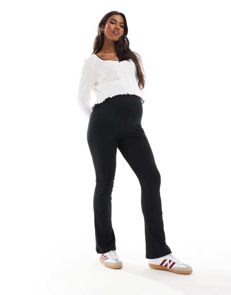 Vero Moda - Zwangerschapskleding - Geribbelde flare-legging in zwart - view 1